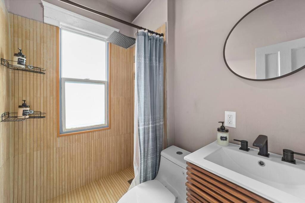 Apartment Pet Friendly 2br In Little Italy # 3